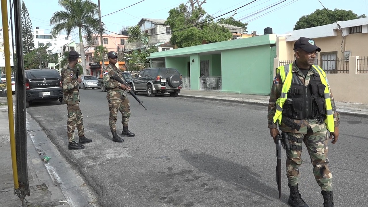 Proceso.com.do :: Empieza a sentirse el patrullaje mixto en barrios del Gran Santo Domingo