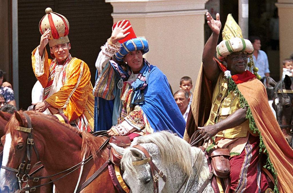 Do Tradicional Desfile De Los Reyes Magos Reúne A Decenas De Niños Y Adultos En El Dn 