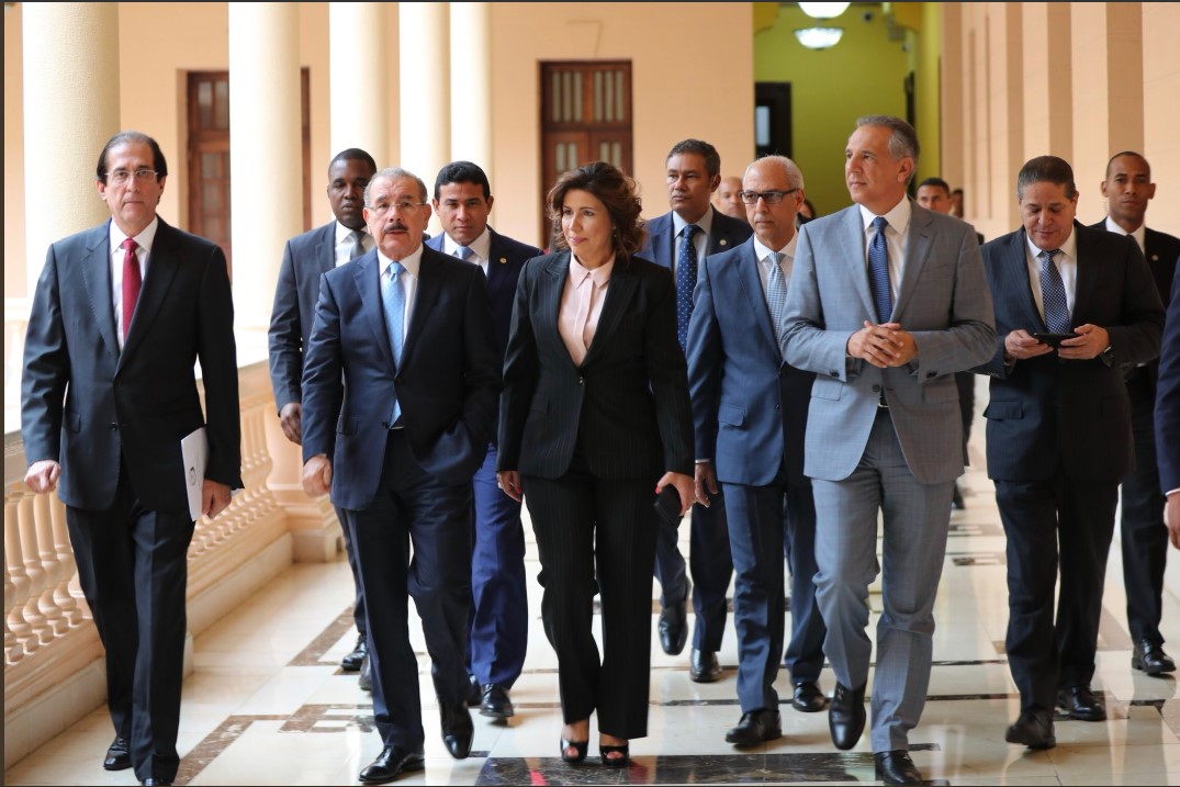 Danilo y Margarita juntos en el Palacio tratan temas