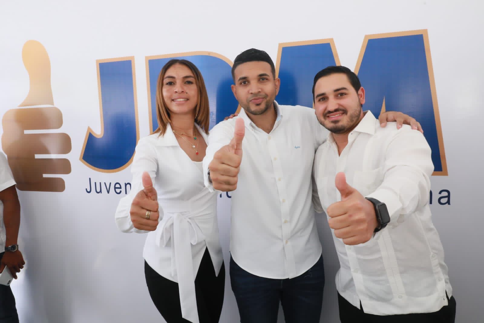 Más Cambio sale victorioso en la convención del frente