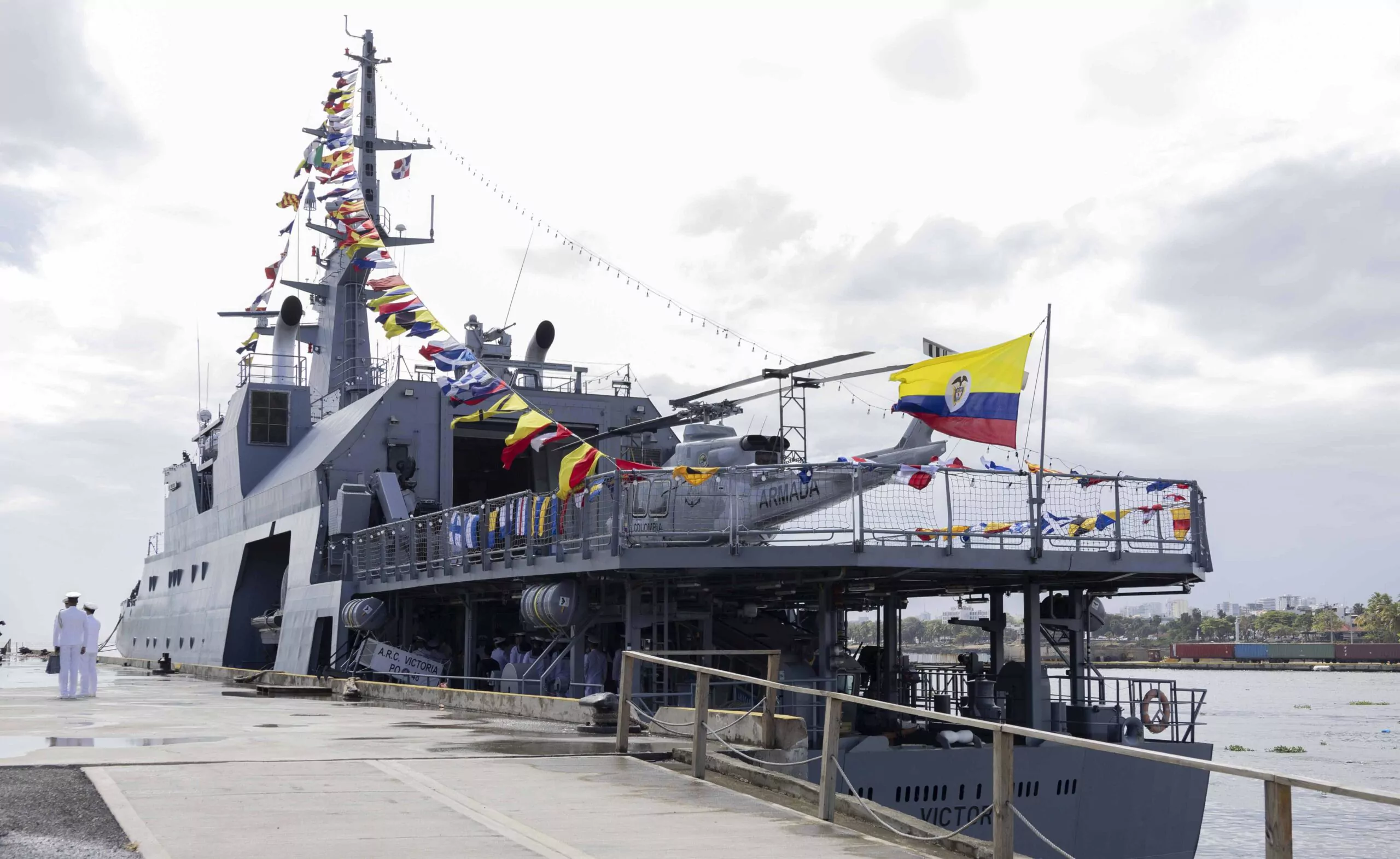 CatorceTV Armada de Colombia muestra su patrullero Patrullero