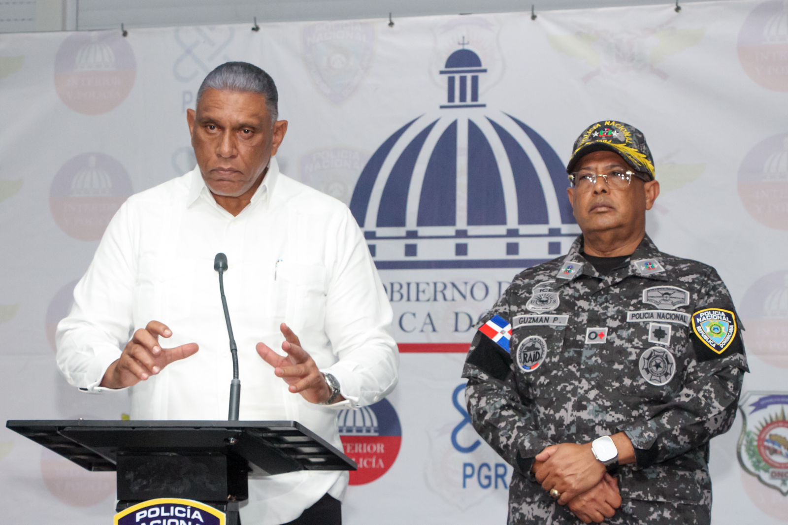 entelevision :: Gobierno anuncia ingreso de otros 1,000 nuevos aspirantes a policías - Proceso