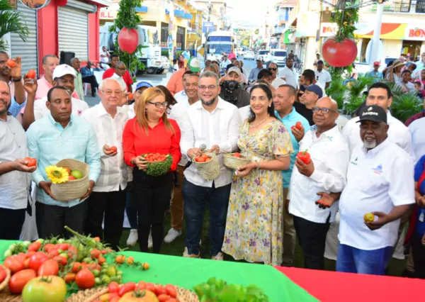 Azua inaugura tercer festival del tomate 2025 para impulsar su producción agrícola