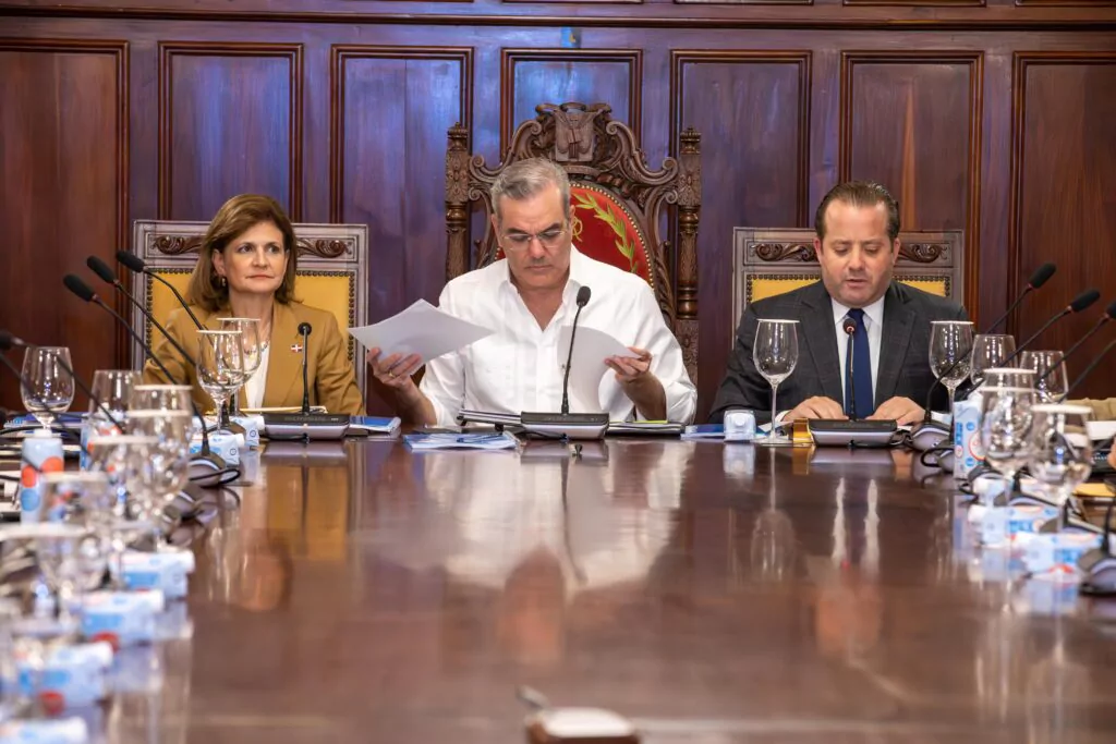 Presidente Abinader convoca Consejo de Gobierno para este miércoles a las 7: pm