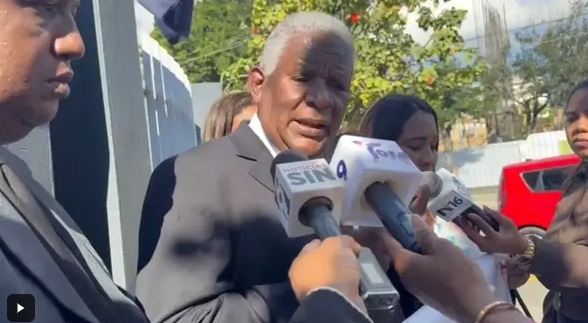 Manuel María Mercedes aclara al nuevo Director General de la PN que "mano dura" no está en la Constitución ni en el Código Penal