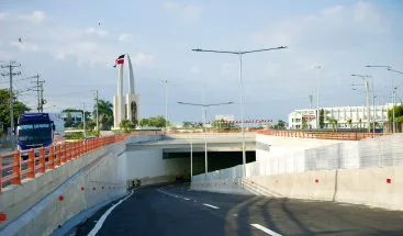 "Debajo de esta plaza circulará el futuro; sobre ella permanece nuestra historia"; proyecto vial en Plaza de la Bandera moderniza la infraestructura sin afectar el patrimonio histórico